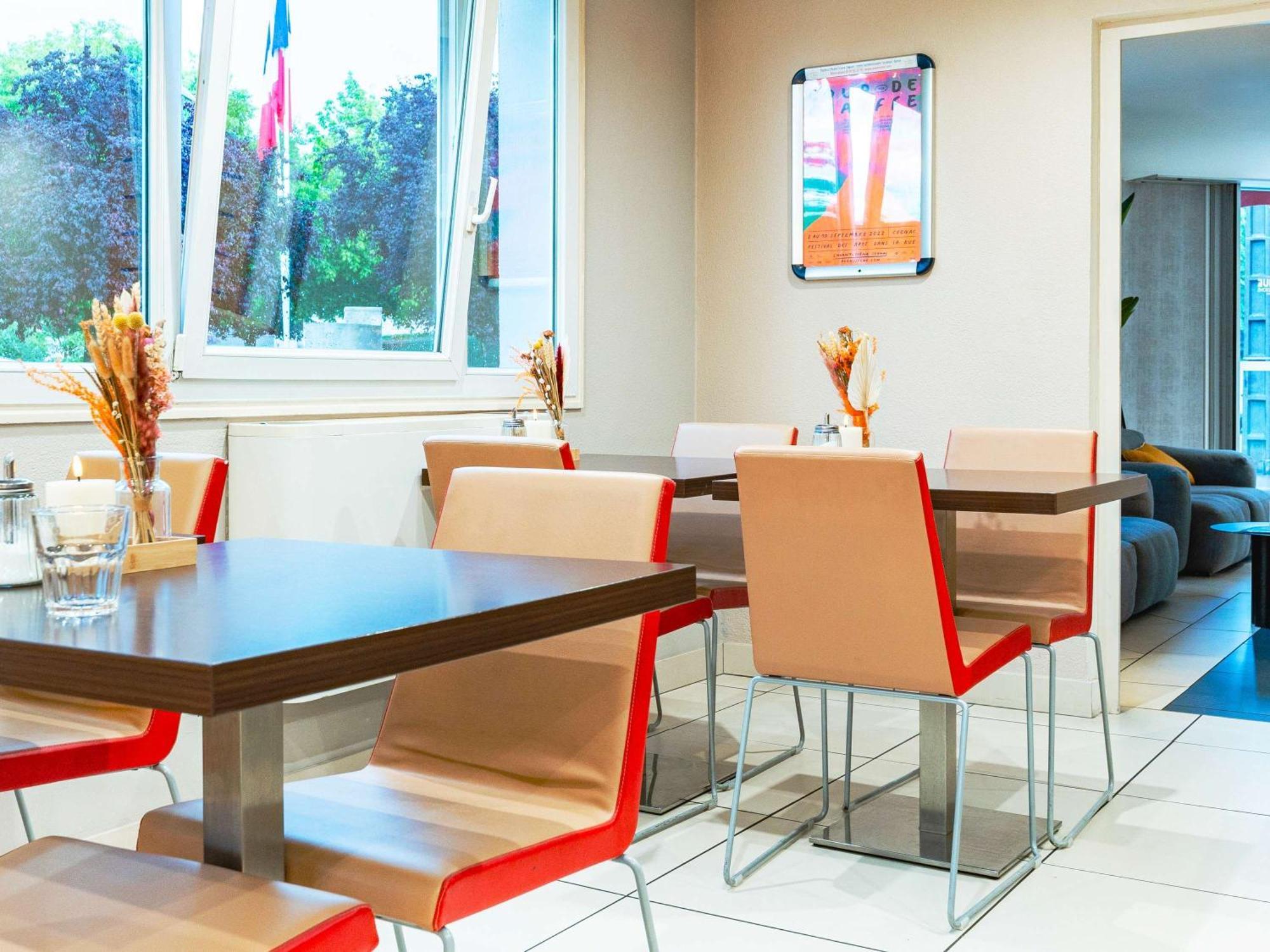 Hotel Ibis Cognac Centre ภายนอก รูปภาพ