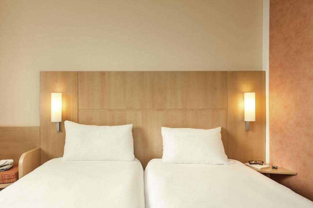 Hotel Ibis Cognac Centre ภายนอก รูปภาพ